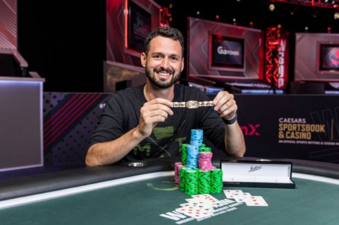 Campeón de la WSOP pierde brazalete en 20 minutos y ofrecía una recompensa a quien lo encuentre